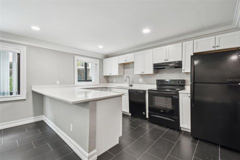 Apartamento en alquiler en Belleair Bluffs, Florida, 2 dormitorios, 102.19 m2 № 1679347 - foto 13