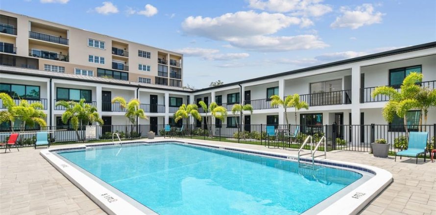Appartement à Belleair Bluffs, Floride 2 chambres, 102.19 m2 № 1679347