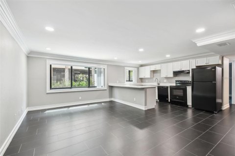 Apartamento en alquiler en Belleair Bluffs, Florida, 2 dormitorios, 102.19 m2 № 1679347 - foto 9