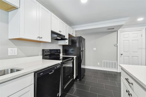 Apartamento en alquiler en Belleair Bluffs, Florida, 2 dormitorios, 102.19 m2 № 1679347 - foto 17