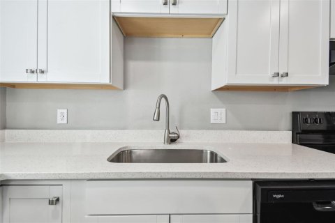 Apartamento en alquiler en Belleair Bluffs, Florida, 2 dormitorios, 102.19 m2 № 1679347 - foto 19