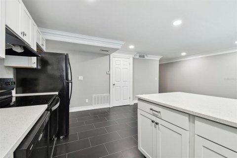 Apartamento en alquiler en Belleair Bluffs, Florida, 2 dormitorios, 102.19 m2 № 1679347 - foto 18