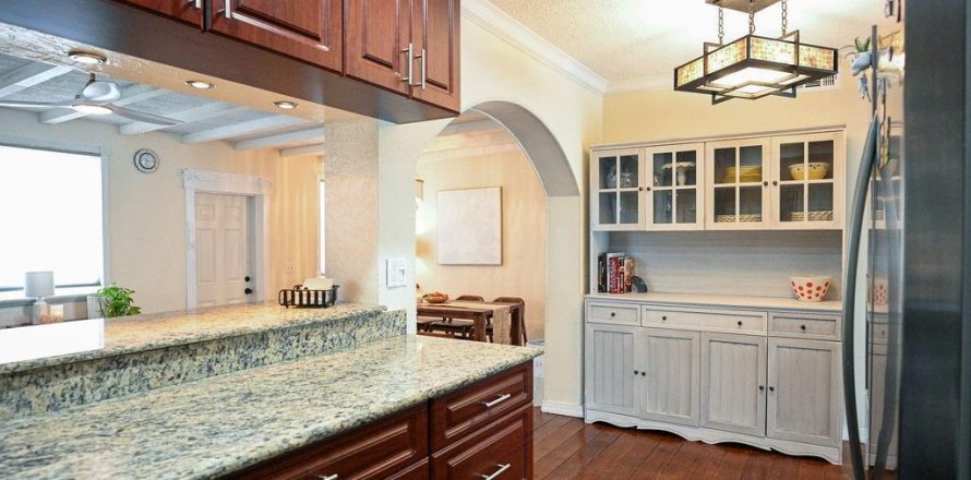House in Deerfield Beach, Florida 3 bedrooms, 161.09 sq.m. № 2082180
