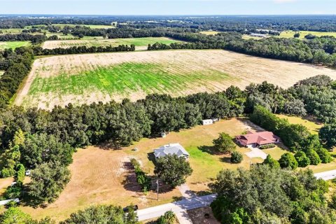 House in Dunnellon, Florida 3 bedrooms, 158.68 sq.m. № 2410325 - photo 9