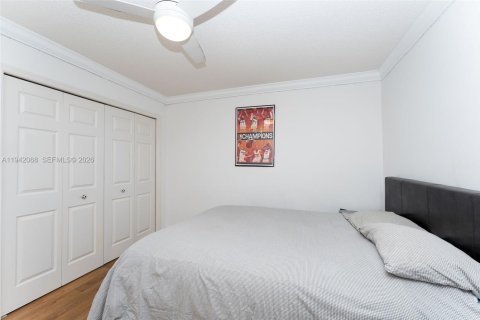 Villa ou maison à vendre à Sunrise, Floride: 4 chambres, 213.49 m2 № 1999199 - photo 25