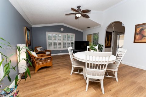 Villa ou maison à vendre à Sunrise, Floride: 4 chambres, 213.49 m2 № 1999199 - photo 12