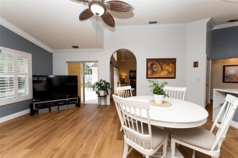 Villa ou maison à vendre à Sunrise, Floride: 4 chambres, 213.49 m2 № 1999199 - photo 13