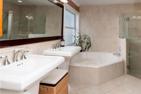 Villa ou maison à vendre à Sunrise, Floride: 4 chambres, 213.49 m2 № 1999199 - photo 19