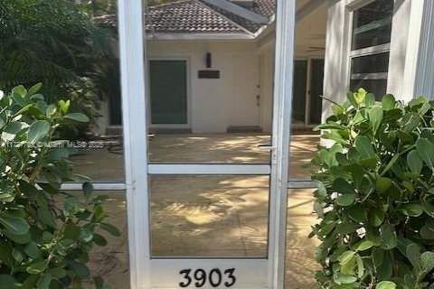 House in Palm Beach Gardens, Florida 2 bedrooms, 107.02 sq.m. № 1705239 - photo 3