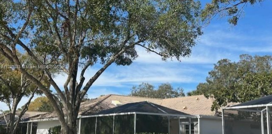 House in Palm Beach Gardens, Florida 2 bedrooms, 107.02 sq.m. № 1705239