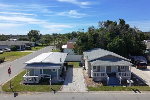 Immobilier commercial à Haines City, Floride 3 chambres, 112.5 m2 № 2403446