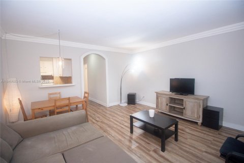 Apartment in Hallandale Beach, Florida 1 bedroom, 45.89 sq.m. № 1832308 - photo 3
