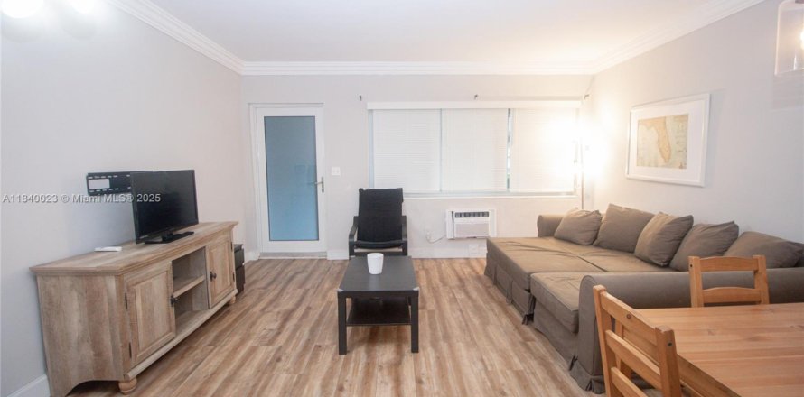 Apartment in Hallandale Beach, Florida 1 bedroom, 45.89 sq.m. № 1832308