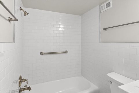 Copropriété à vendre à Sarasota, Floride: 1 chambre, 76.18 m2 № 2415014 - photo 22