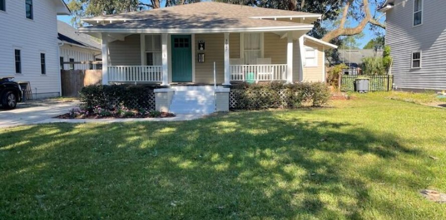House in Jacksonville, Florida 2 bedrooms, 104.79 sq.m. № 824666
