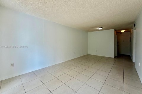Condominio en alquiler en Miami, Florida, 1 dormitorio, 61.32 m2 № 2024579 - foto 3