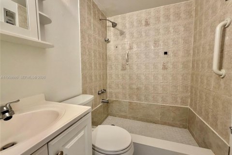 Condominio en alquiler en Miami, Florida, 1 dormitorio, 61.32 m2 № 2024579 - foto 7
