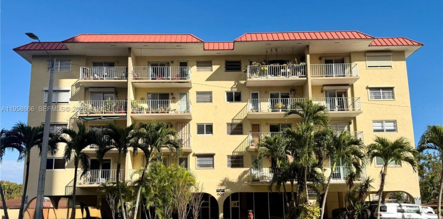 Condominio en Miami, Florida, 1 dormitorio  № 2024579