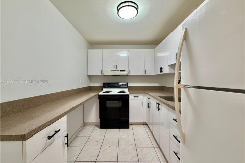 Condominio en alquiler en Miami, Florida, 1 dormitorio, 61.32 m2 № 2024579 - foto 6