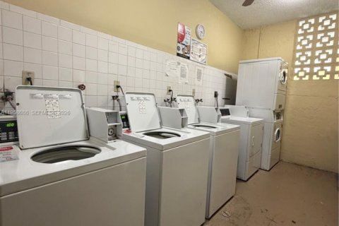 Condominio en alquiler en Miami, Florida, 1 dormitorio, 61.32 m2 № 2024579 - foto 8