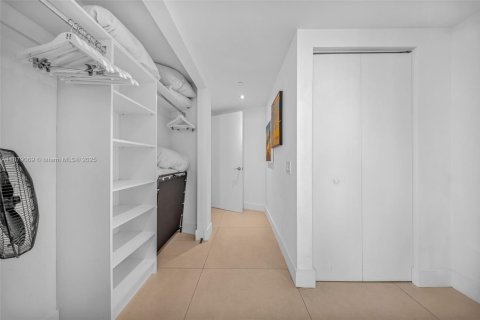 Condominio en venta en Hollywood, Florida, 2 dormitorios, 100.98 m2 № 1927824 - foto 28