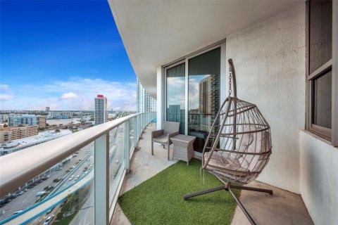 Condominio en venta en Hollywood, Florida, 2 dormitorios, 100.98 m2 № 1927824 - foto 22