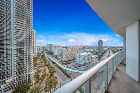 Condominio en venta en Hollywood, Florida, 2 dormitorios, 100.98 m2 № 1927824 - foto 3
