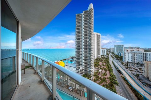 Condominio en venta en Hollywood, Florida, 2 dormitorios, 100.98 m2 № 1927824 - foto 4