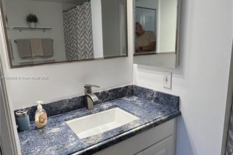 Copropriété à vendre à Aventura, Floride: 2 chambres, 109.62 m2 № 1961768 - photo 15