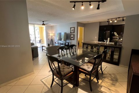 Condo à Aventura, Floride, 2 chambres  № 1961768