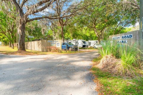 Propiedad comercial en venta en Zephyrhills, Florida № 1829726 - foto 6