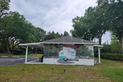Propiedad comercial en venta en Zephyrhills, Florida № 1829726 - foto 15