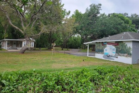 Propiedad comercial en venta en Zephyrhills, Florida № 1829726 - foto 22