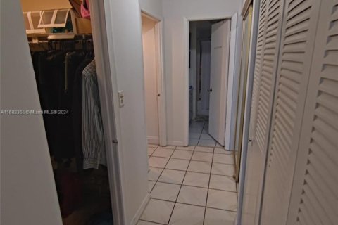 Condominio en venta en Aventura, Florida, 1 dormitorio, 82.4 m2 № 1937955 - foto 10