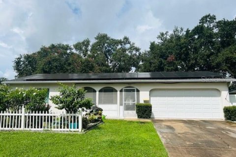Casa en venta en Saint Petersburg, Florida, 3 dormitorios, 180.42 m2 № 1904016 - foto 1