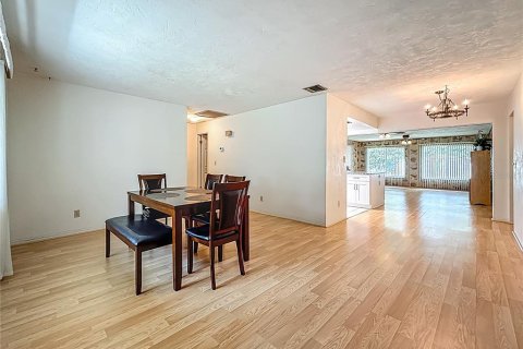 Casa en venta en Saint Petersburg, Florida, 3 dormitorios, 180.42 m2 № 1904016 - foto 6