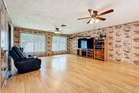 Casa en venta en Saint Petersburg, Florida, 3 dormitorios, 180.42 m2 № 1904016 - foto 11