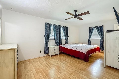 Casa en venta en Saint Petersburg, Florida, 3 dormitorios, 180.42 m2 № 1904016 - foto 12