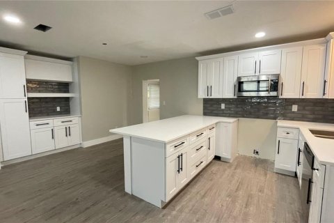 Casa en venta en Orlando, Florida, 2 dormitorios, 108.05 m2 № 1916995 - foto 2