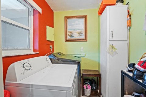 Adosado en venta en Hialeah, Florida, 2 dormitorios, 134.89 m2 № 1945387 - foto 30