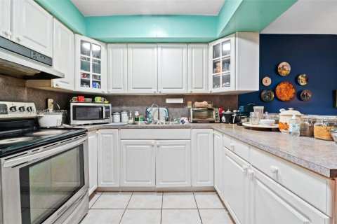 Adosado en venta en Hialeah, Florida, 2 dormitorios, 134.89 m2 № 1945387 - foto 16