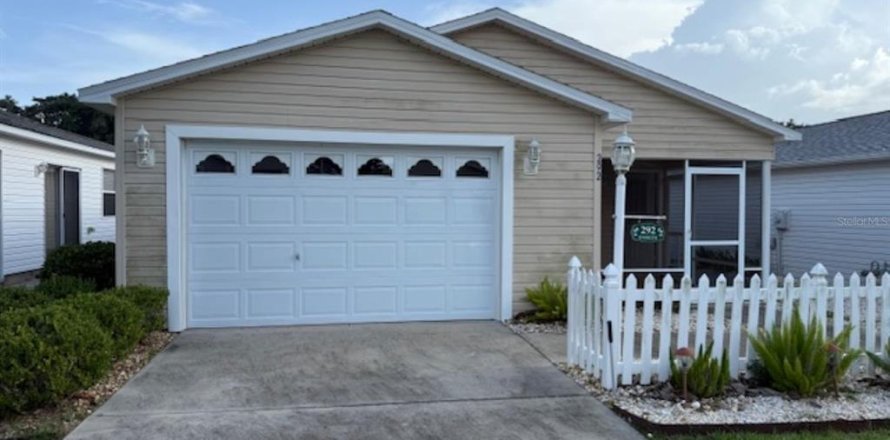 Casa en The Villages, Florida 2 dormitorios, 107.4 m2 № 1874114