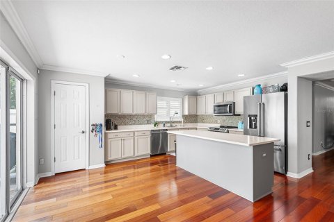 House in Land O' Lakes, Florida 4 bedrooms, 246.38 sq.m. № 1751267 - photo 14