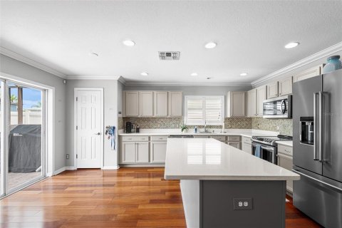 House in Land O' Lakes, Florida 4 bedrooms, 246.38 sq.m. № 1751267 - photo 15