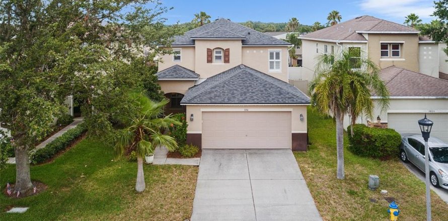 House in Land O' Lakes, Florida 4 bedrooms, 246.38 sq.m. № 1751267