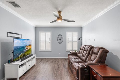 House in Land O' Lakes, Florida 4 bedrooms, 246.38 sq.m. № 1751267 - photo 21
