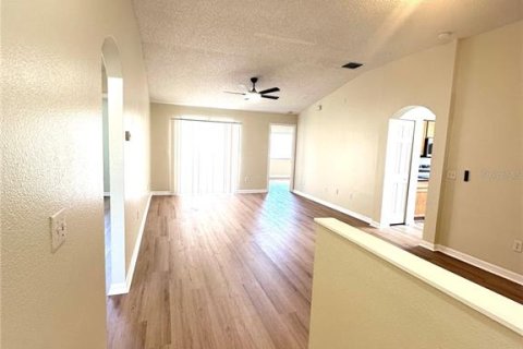Villa ou maison à louer à Riverview, Floride: 3 chambres, 117.99 m2 № 2120233 - photo 2