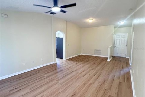 Villa ou maison à louer à Riverview, Floride: 3 chambres, 117.99 m2 № 2120233 - photo 3