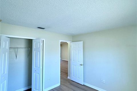 Villa ou maison à louer à Riverview, Floride: 3 chambres, 117.99 m2 № 2120233 - photo 6