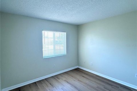Villa ou maison à louer à Riverview, Floride: 3 chambres, 117.99 m2 № 2120233 - photo 10
